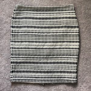 Ann Taylor Loft Black&White Pencil Skirt Size 4 Petite